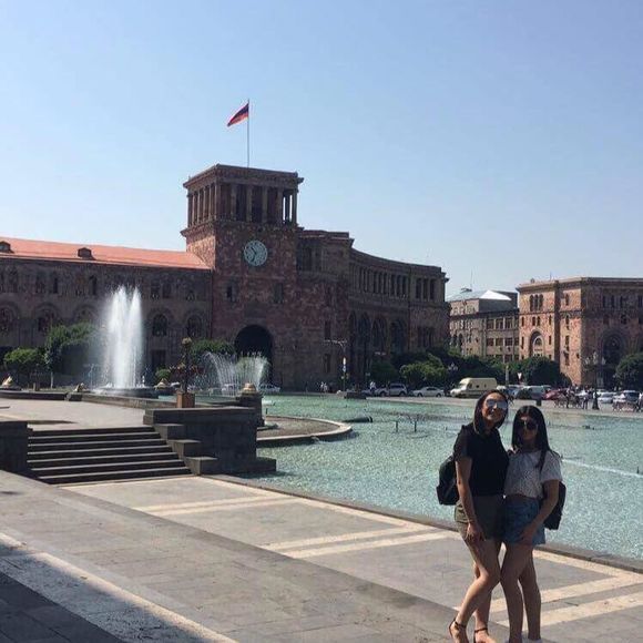 Meet your Posher, Carine - Picture 1 of 1